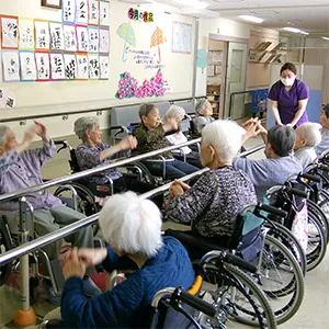 大本願ユートピアわかほ　（介護老人福祉施設）リハビリ体操